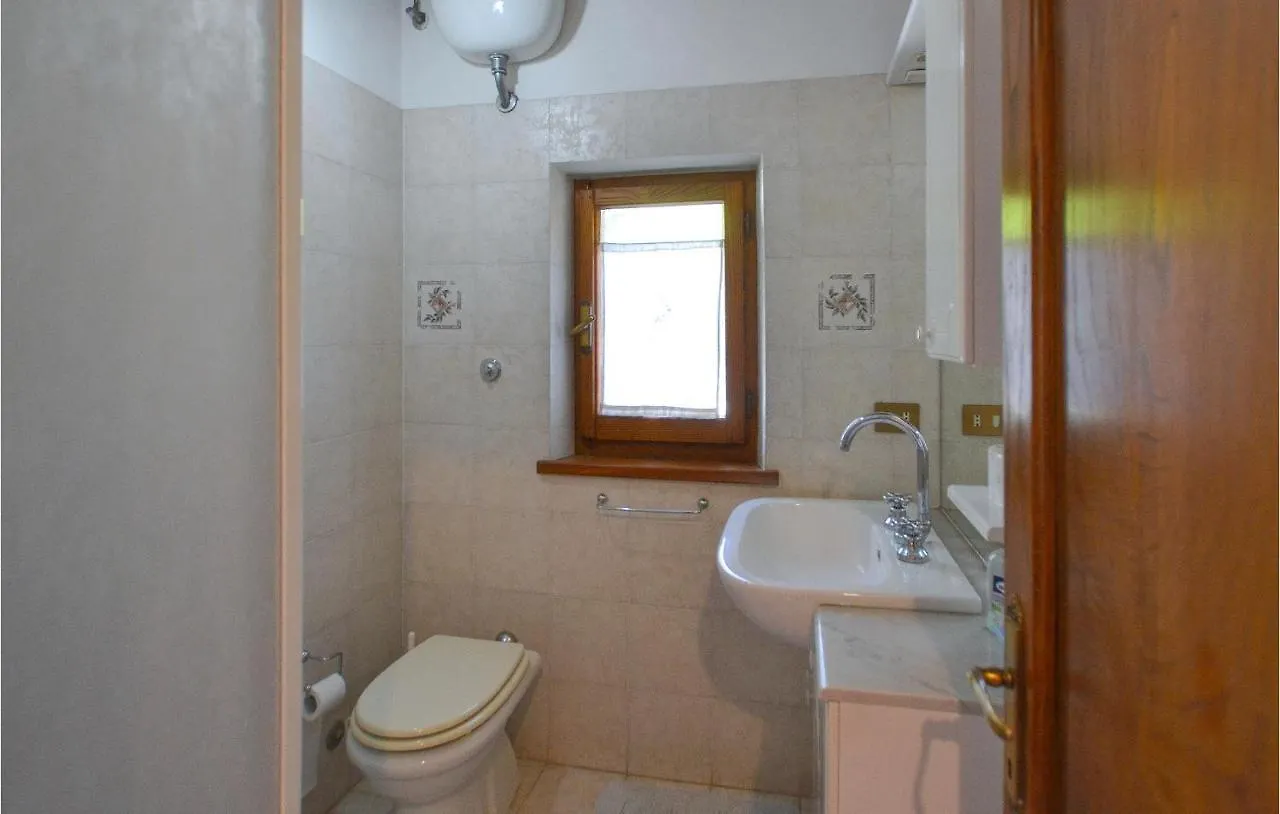 Gorgeous Apartment In Cortona With Kitchen 0*,