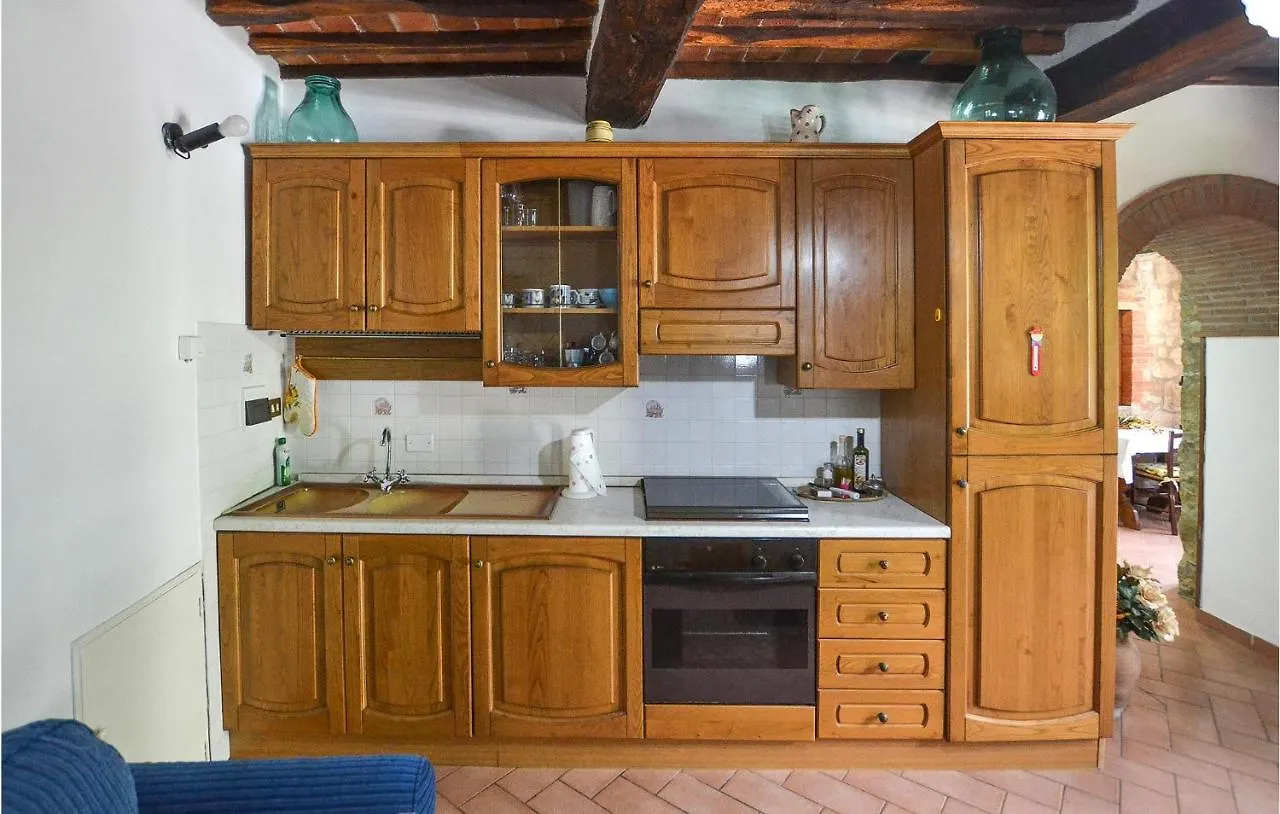 Gorgeous Apartment In Cortona With Kitchen Italia